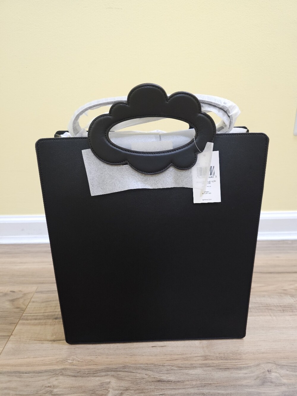 New Cloud Handle Tote in Coachtopia Leather - Picture 4 of 17